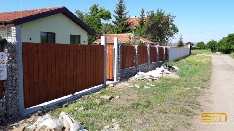 Комбинирана ограда гр. Радомир, Кошарите